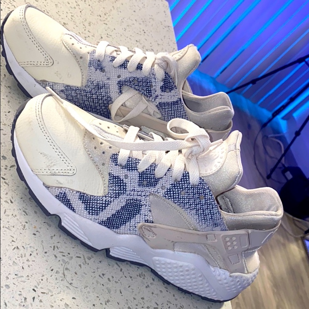 Nike Hurraches size 8.5